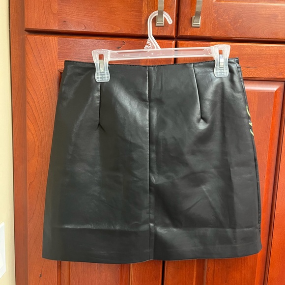 Bellivera Faux Leather Skirt - Picture 5 of 5